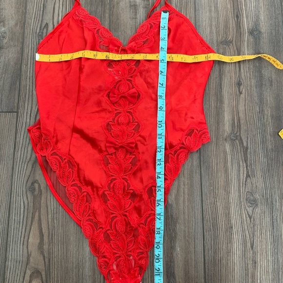 Lingerie - Picture 5 of 9